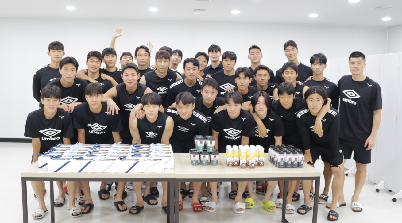 [Field Mag] 성남FC 선수단, 팬들의 뜻깊은 선물로 에너지 충전!